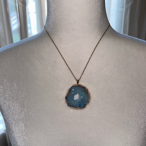 Blue Amethyst Crystal Quartz Druzy Pendant Gold Tone plated Necklace - Picture 8 of 10